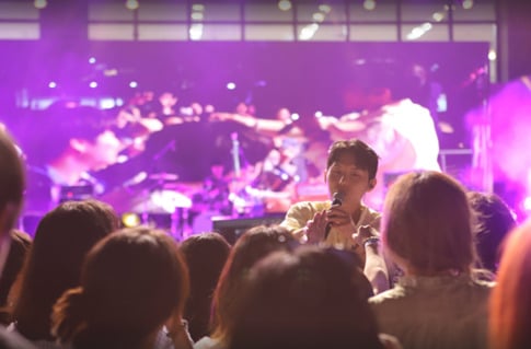 Dep Takes the Stage at SUNY Korea Festival... Performs Live Hits Including 'Like a dream'