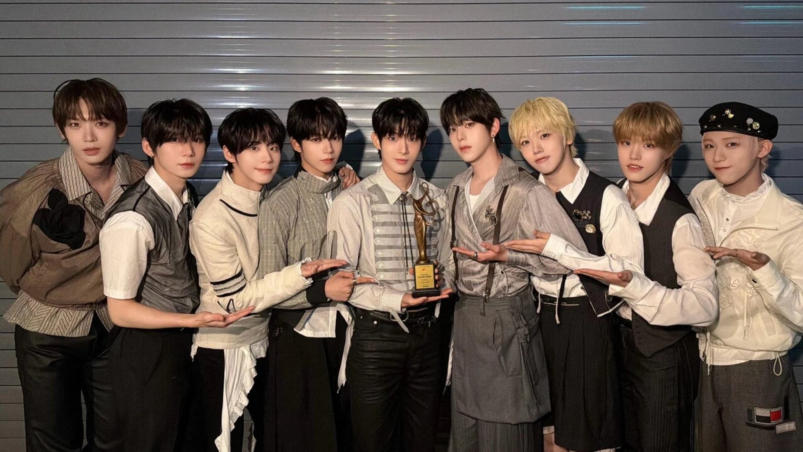 AHOF Wins Rookie Award at 'Seoul Music Awards'... Achieves 13th Trophy Within First Year of Debut