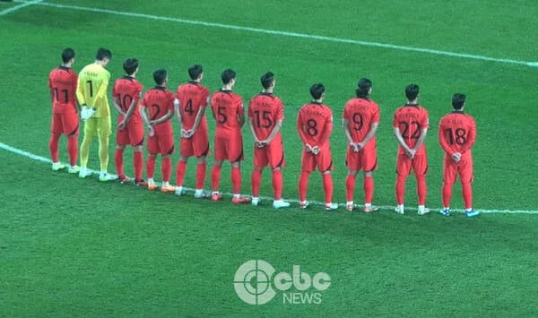 South Korea Crush Ecuador 3-0... Son Heung-min and Oh Hyeon-gyu Fire, Uruguay Match Awaits on the 28th