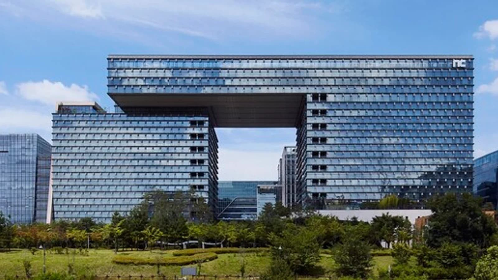 NC Shares Rise 3.91% to 239,000 Won... Hyundai Motor Securities Raises Target Price to 380,000 Won on AION2's Success