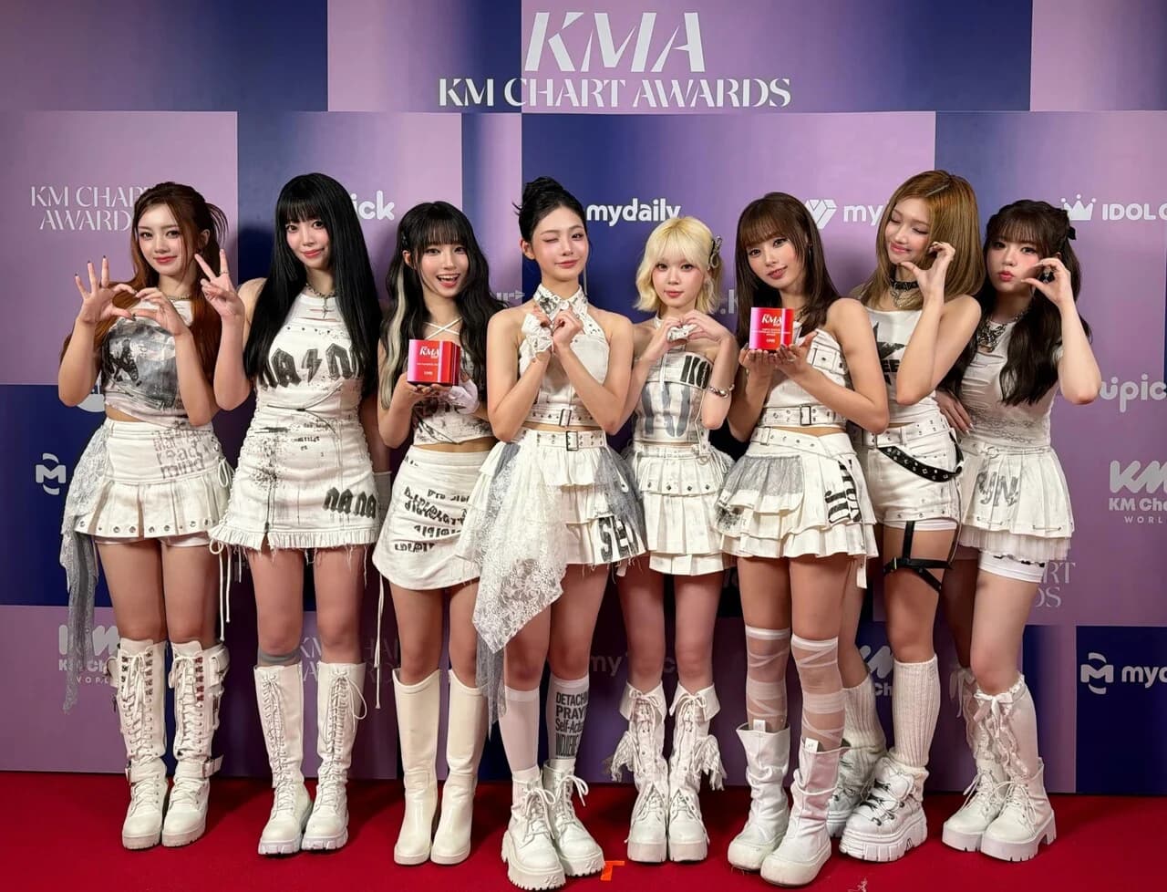 Girl Group UNIS Achieves Double Crown at 'KMA 2026'… From 'SWICY' Performance to Japan Debut, 'Upward Momentum'