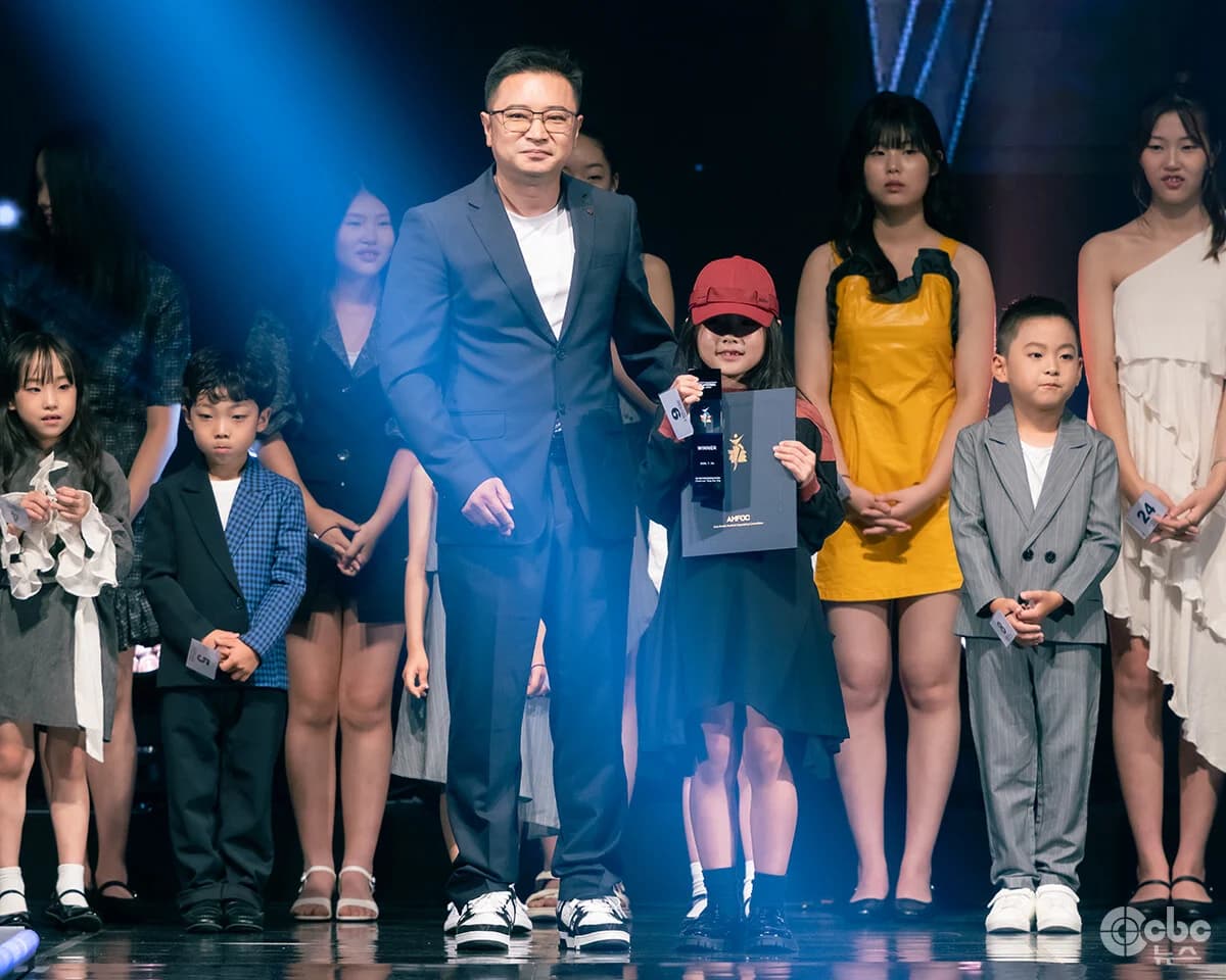 Jung Yu-eun Crowned Honorary Winner of '2026 Face of Korea Kids & Junior'… Glamorous Photo Time at High1 Resort