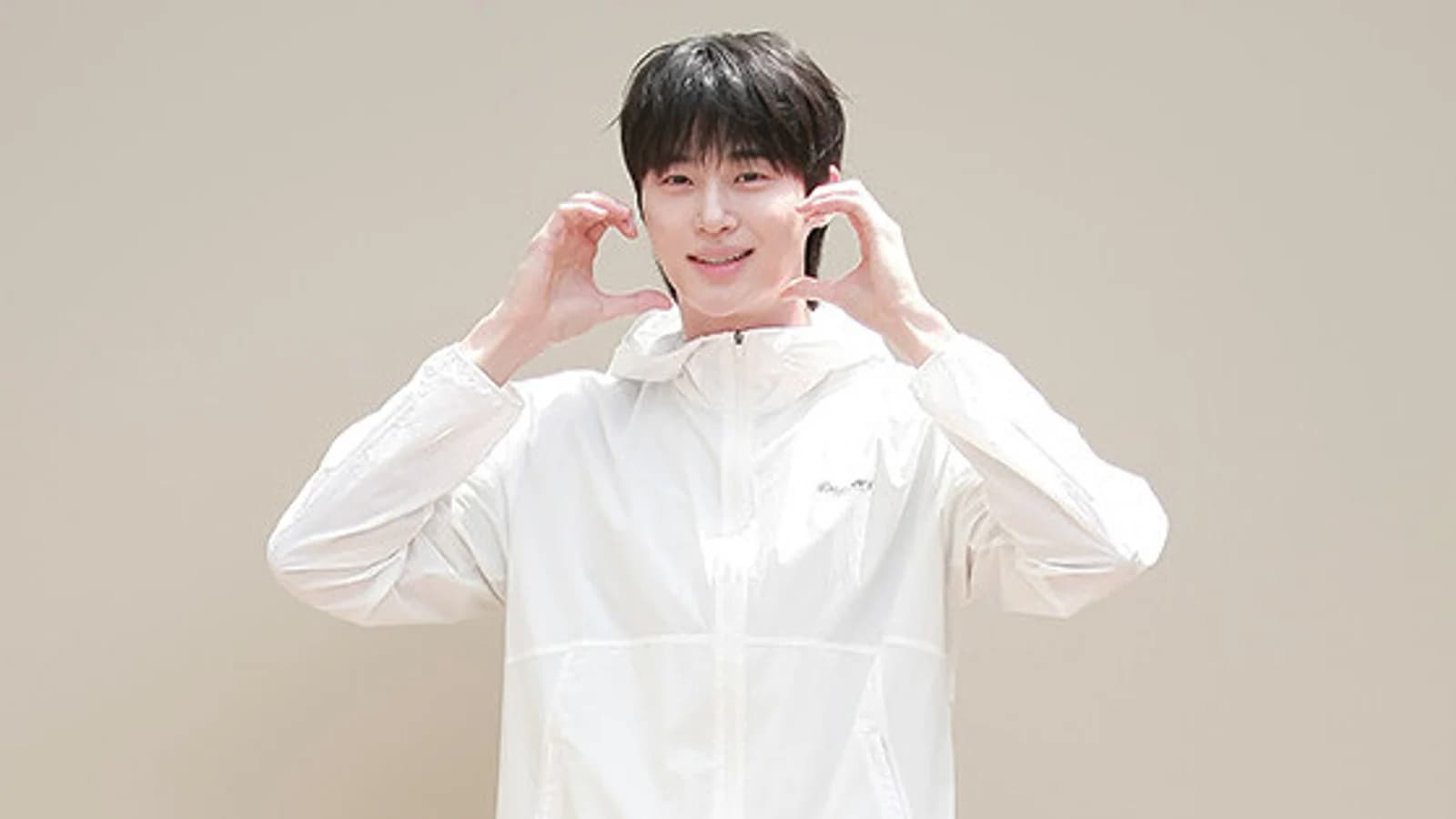 Byeon Woo-seok Achieves 20,000-Vote Club in July Netizens Awards Best Actor Category... Overwhelming 1st Place with 45.7%