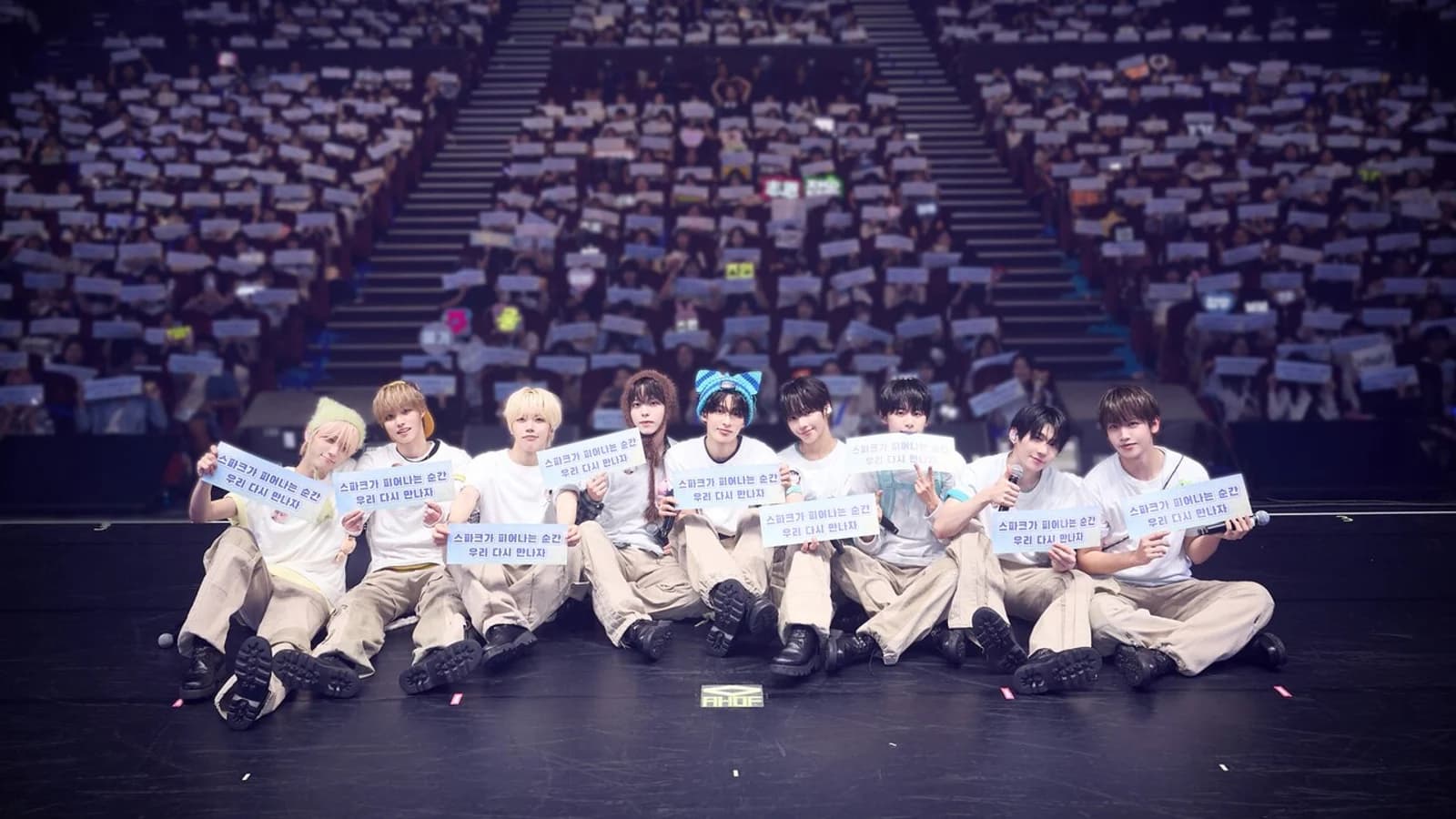 Boy Group AHOF Wraps Up Six-City Asia Tour... Taipei Concert Concludes Successfully