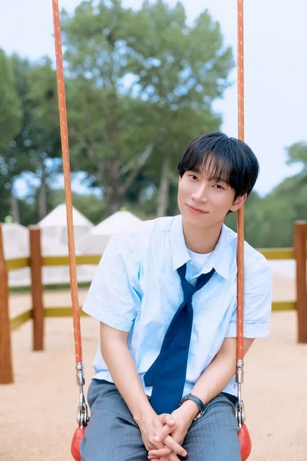 BTOB's Seo Eunkwang Reveals Concept Photos for New Single 'OUR YOUTH'... Fresh School Uniform Visuals Draw Attention