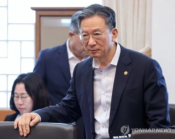 Justice Minister Chung Sung-ho Expresses Intent to Resign… President Lee Jae-myung Urges Him to "Hold Firm"… Leaning Toward Retention Ahead of Launch of Public Prosecutions Office and Serious Crimes Investigation Office