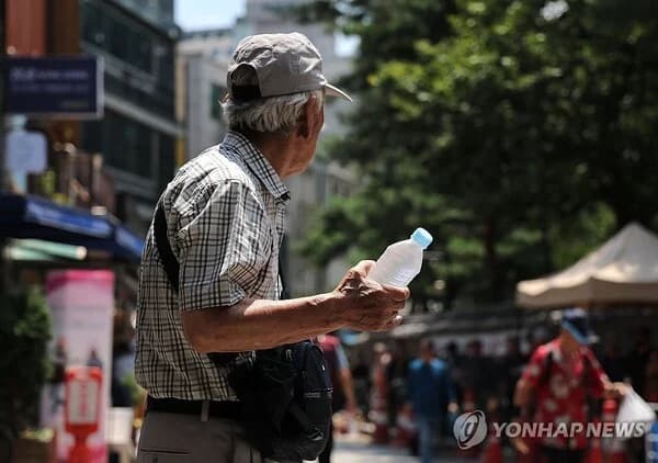 Seoul Hits 39 Degrees Amid Extreme Heat... Severe Heat Wave Warnings Issued for Capital Area and Parts of South Jeolla