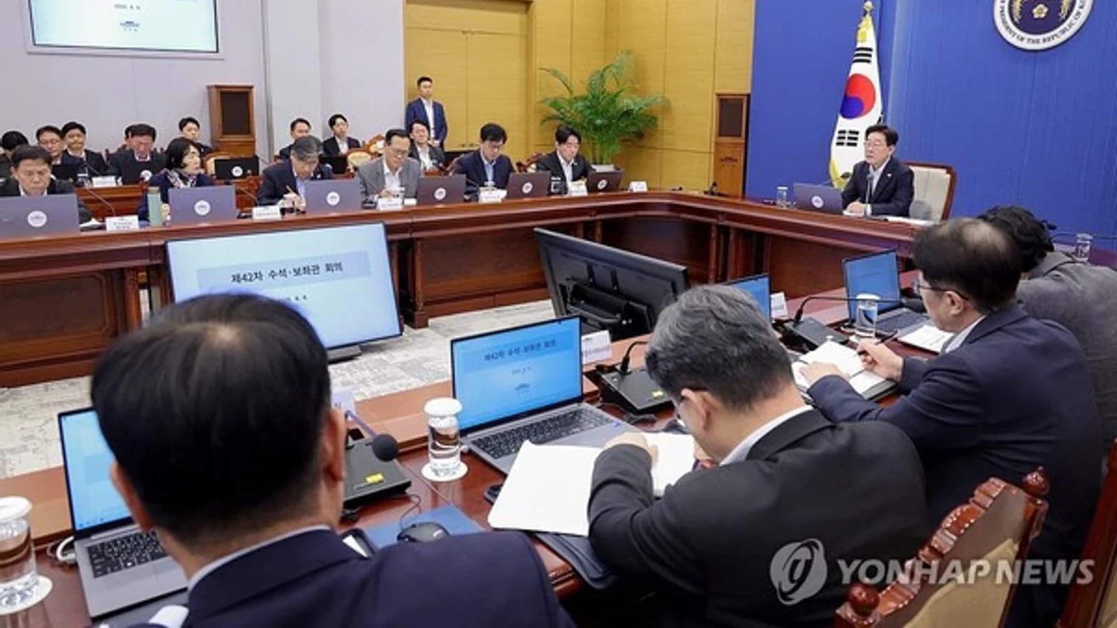 46 Former Military Service Chiefs of Three Branches Urge Full Reconsideration of Hasty Military Academy Integration