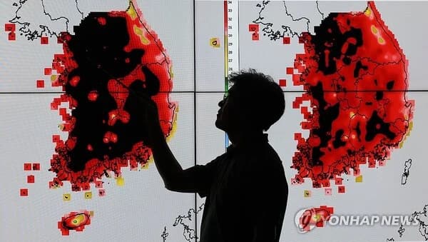 Extreme Heat Persists in Yeongseo, Gangwon Despite Start of Ipchu... Seoul 39°C, Incheon 38°C, Rain Expected This Weekend Under Influence of Typhoon Dolphin