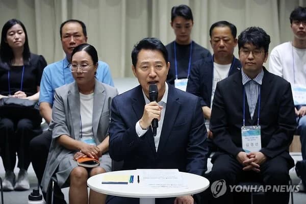 Oh Se-hoon: "Democratic Party Responsible for Supply Crisis, 430,000 Households Lost Due to Redevelopment Regulations" vs. Democratic Party: "Sharp Drop in Construction Starts Is Mayor Oh's Fault"
