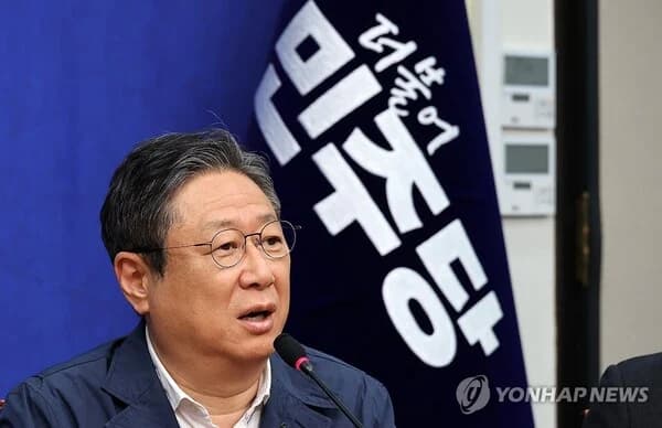 Hwang Hee Proposes "Bus House" as Youth Housing Alternative... Ruling Party Criticizes It as Creating "Refugees on the Road"