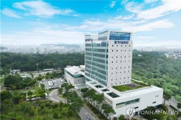 Driver's License Functional Tests Temporarily Scaled Down or Suspended Amid Heatwave... Korea Road Traffic Authority: "Suspended at Feels-Like Temperature of 38 Degrees"