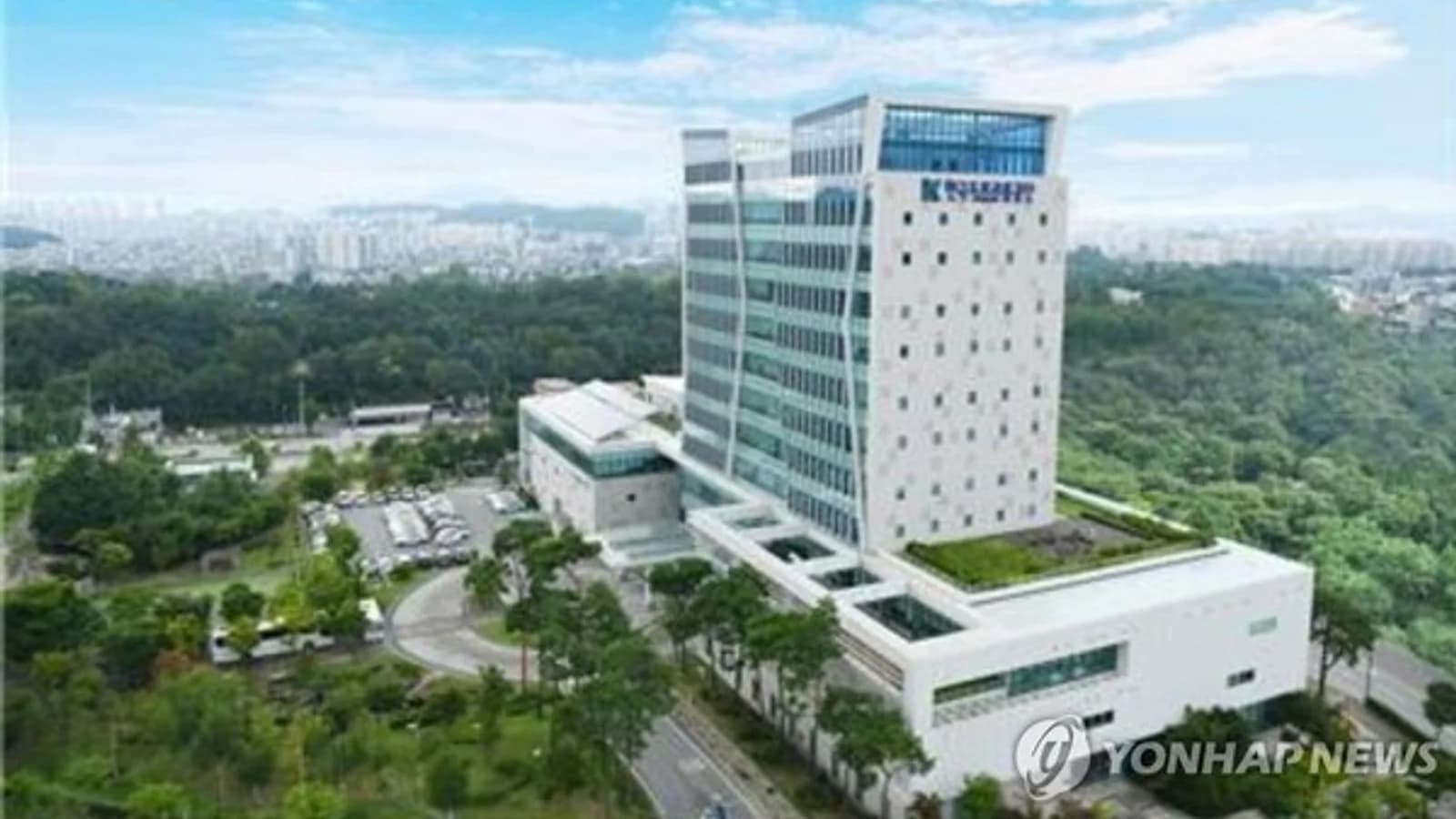Driver's License Functional Tests Temporarily Scaled Down or Suspended Amid Heatwave... Korea Road Traffic Authority: "Suspended at Feels-Like Temperature of 38 Degrees"