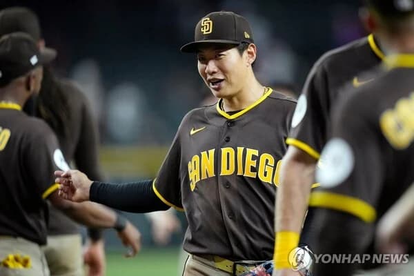 Song Sung-mun Explodes with a Hit in Return to Starting Lineup After 4 Days... Falls Short with Failed Steal of Third
