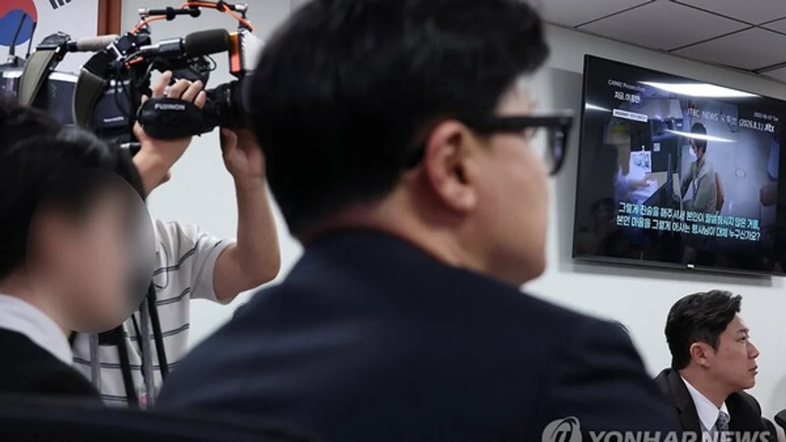 Hong Joon-pyo Reiterates Attack on Han Dong-hoon: "Lived by Power, Died by Power, the Chosun's Top Gum"