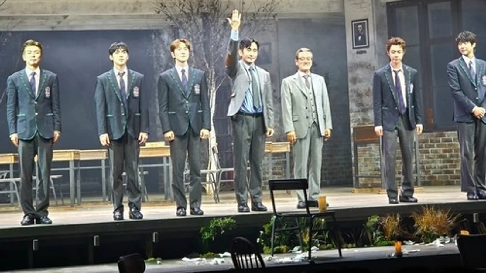 Play 'Dead Poets Society' Premiere in Daehangno… Cha In-pyo, Yeon Jung-hoon, and Oh Man-seok's 'True Education' Achieves 99% Seat Occupancy and Box Office Success