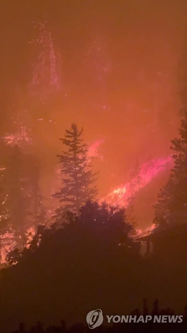 105 Wildfires Break Out Simultaneously in British Columbia, Western Canada: 18,000 Evacuated as State of Emergency Declared