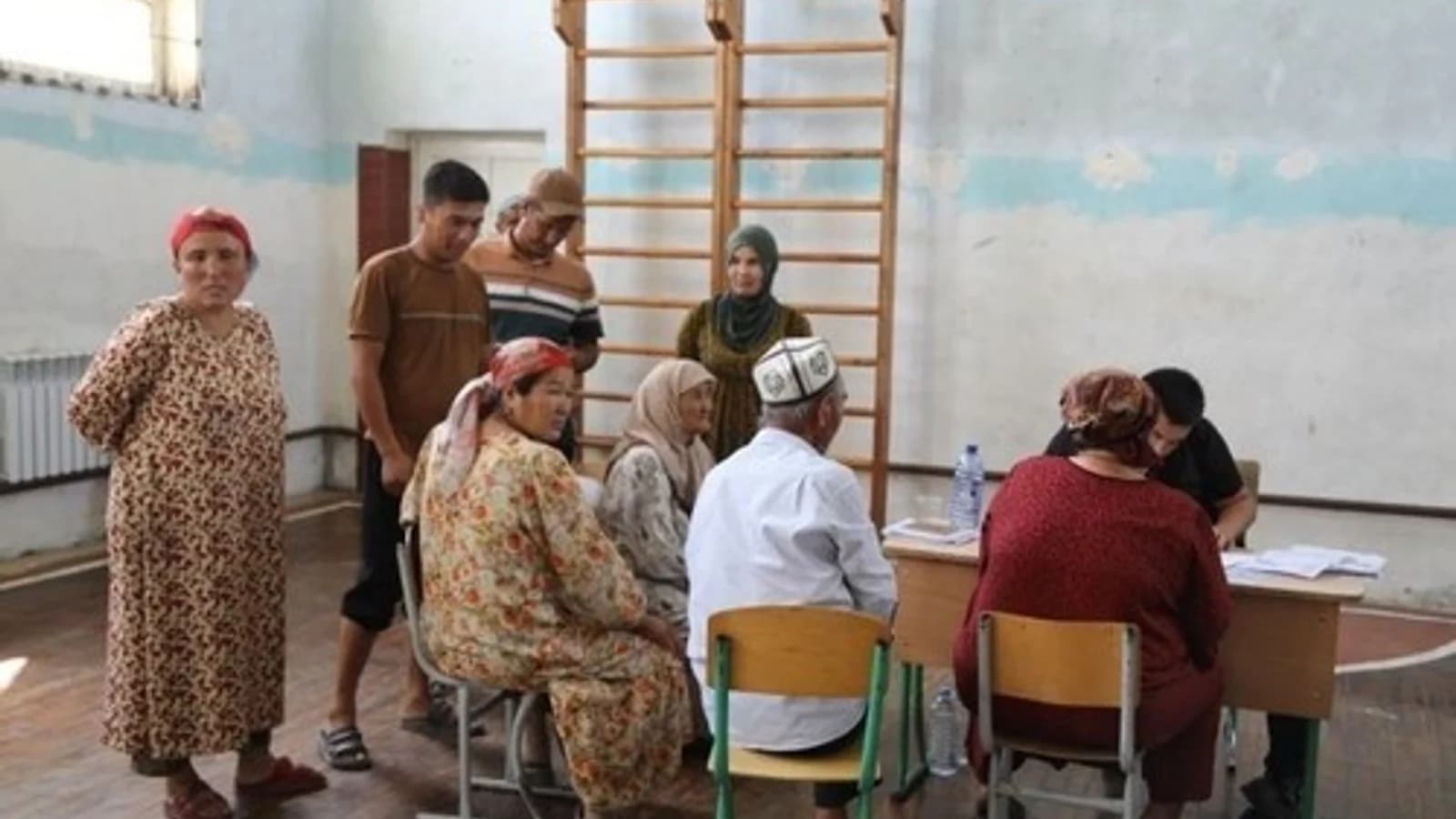 Controversy Over Uzbekistan Workers' Workplace Transfer Restriction Contracts... Government to Formally Demand Correction