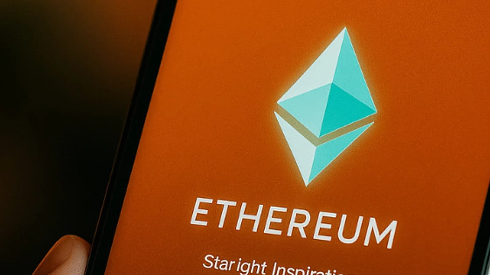 Ethereum (ETH) Sideways in the $1,920 Range... Searching for Next Direction Amid Reduced Volatility
