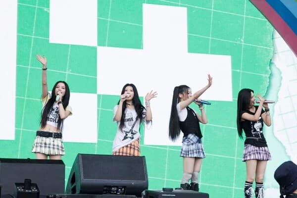 ILLIT Thrills 30,000 Fans at Japan's 'LuckyFes'… December Chiba Encore Concert Confirmed