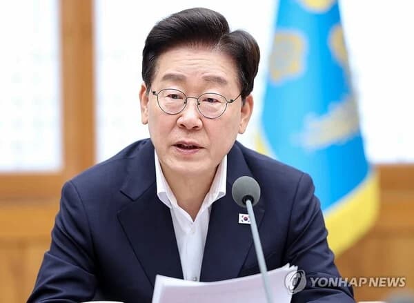 President Lee Jae-myung: "Honam Semiconductors: Beyond a Speed War to a Blitzkrieg"… Orders Temporary Relocation of Gwangju Military Airbase by Mid-2028