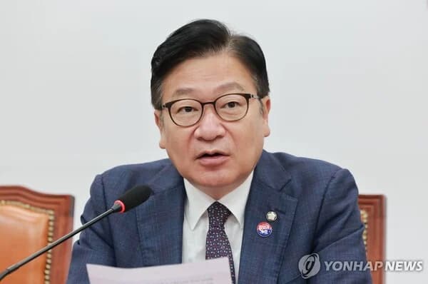 Ahn Kyu-baek Cites "Mao Zedong Motto"... Ruling Party Says "Minister Must Be Dismissed"
