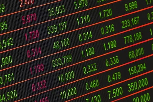 Shinsung Delta Tech Rises 1.83%... Attention on Settling in the 33,000-Won Range Amid Repeated Surges and Corrections