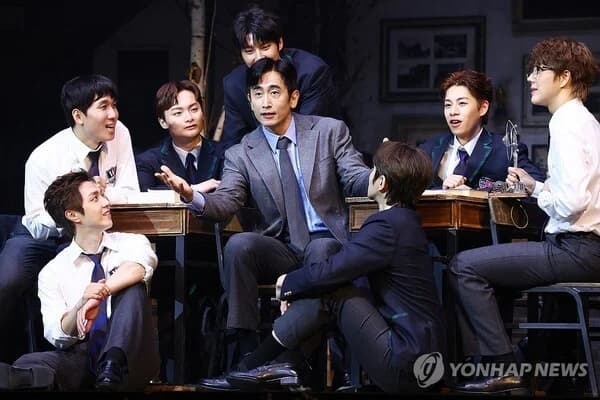 Chae In-pyo to Star in Play 'Dead Poets Society'… "Theater is Essential for an Actor's Growth"