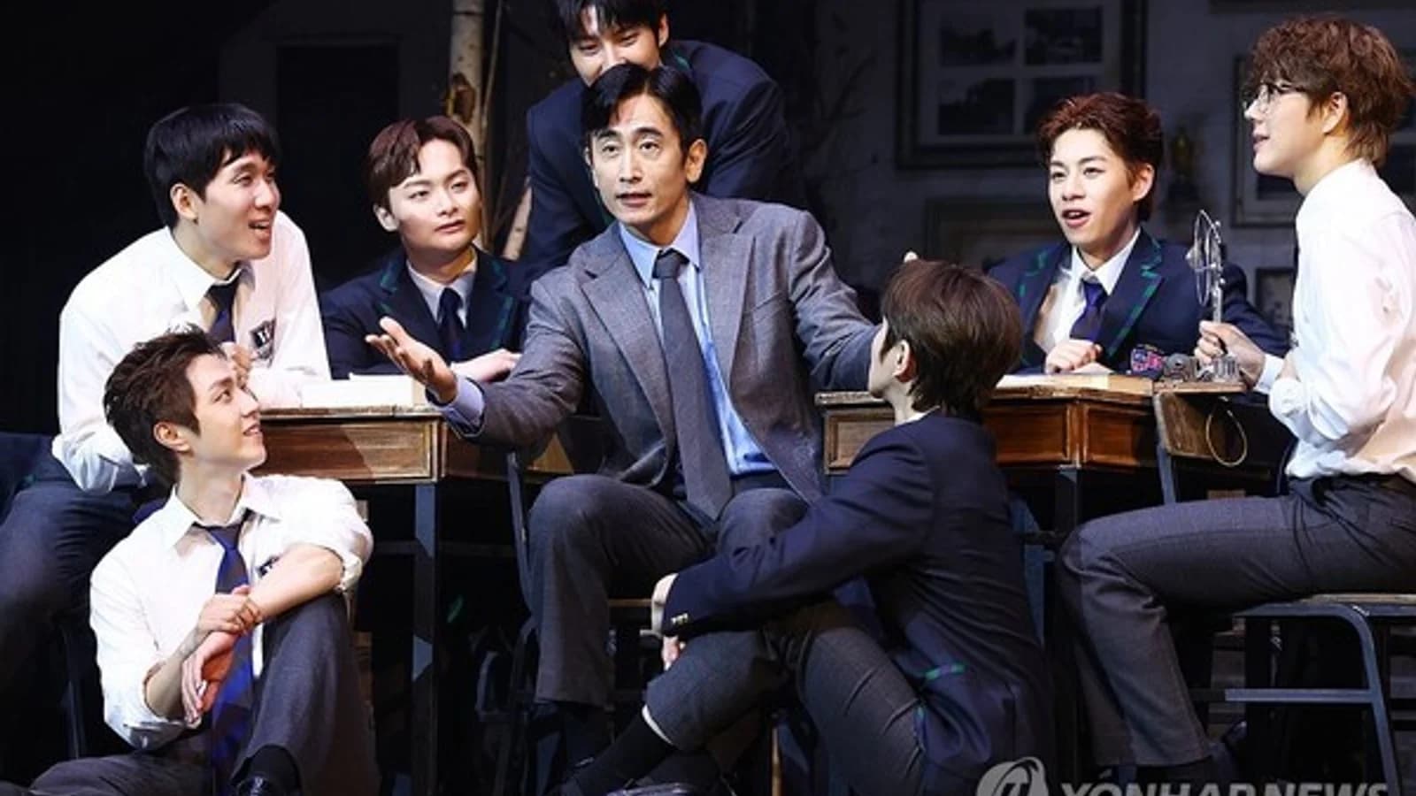 Chae In-pyo to Star in Play 'Dead Poets Society'… "Theater is Essential for an Actor's Growth"