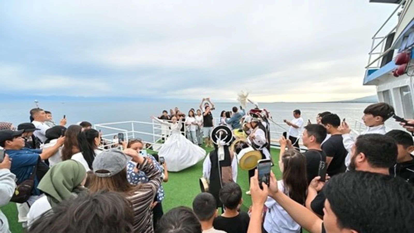 Jeongseon Arirang Captivates Local Audiences in Kyrgyzstan... Performances Continue in Kazakhstan