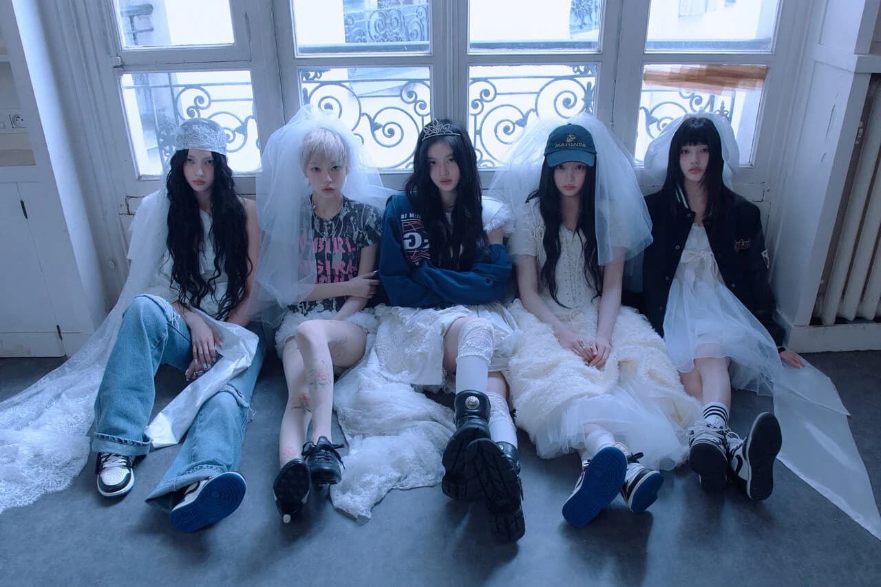 ILLIT Reveals Behind-the-Scenes of 'I Got Your Back'... From School Uniforms to 'Magical Girls,' a Heartfelt Message Within a Twist Concept
