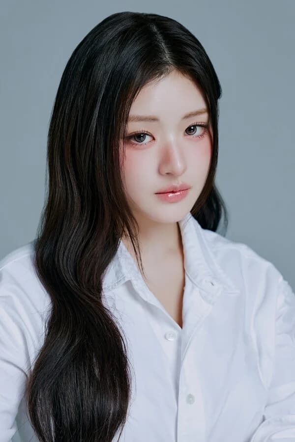 FIFTY FIFTY's Athena to Throw First Pitch Since Debut at KIA-Lotte Game on the 26th, Second in Relay First-Pitch Series