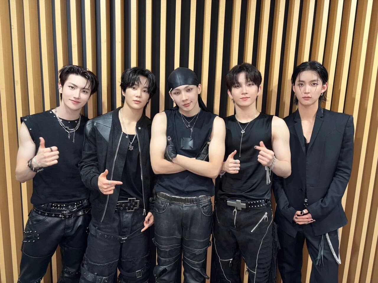 TNX Kicks Off Full-Scale Music Show Promotions with 'Die Another Day'... Showcases Wild Charisma in All-Black Looks