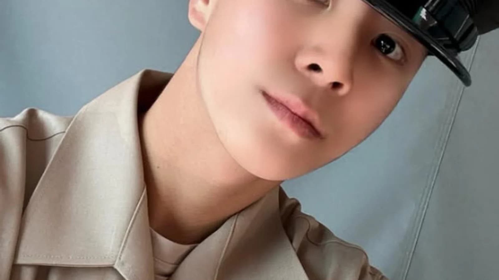 Jeong Dong-won Sings 'Letter of a Private Second Class' on YouTube During Military Service... "Uju Chongdong-won, So Glad to See You"