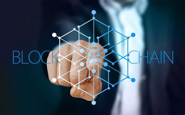 Crypto Market Mixed…Ripple (XRP) Rises as FLOCK and TRUMP Gain Over 3%, DRV Surges 25%