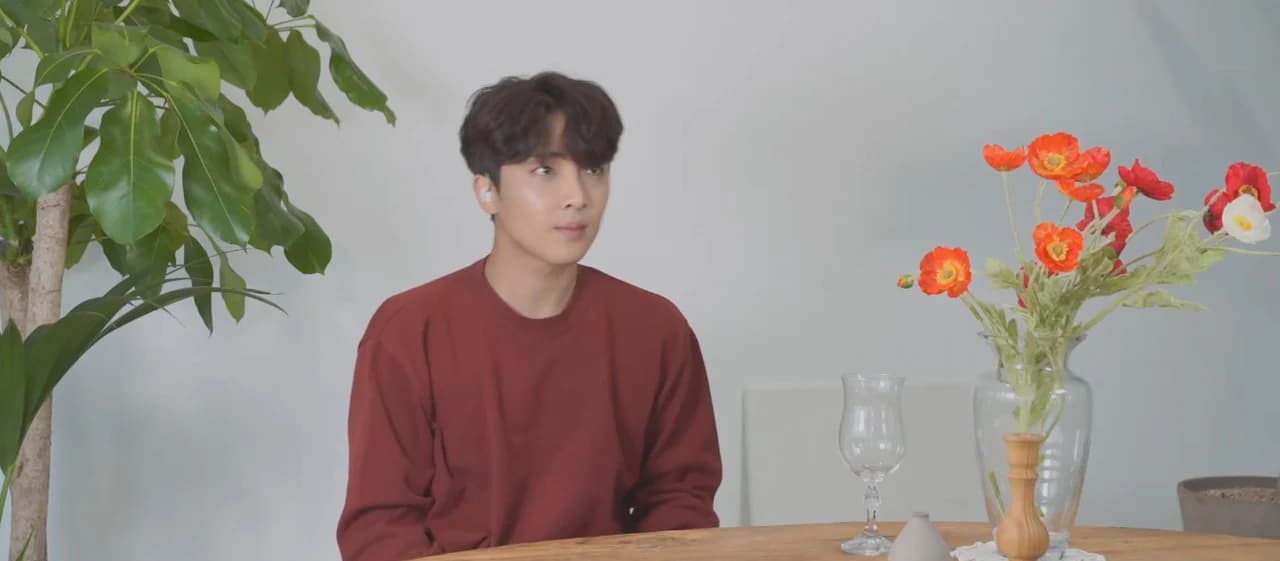 Hwang Yoon-sung's 'Sarang-a Insaeng-a' Live Clip Continues to Draw Fan Praise Years After Release… "Tone and Trot Sentiment"