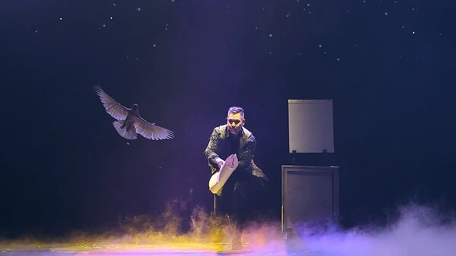 Lee Eun-gyeol Wraps Up 30th Anniversary Show 'ONE OF ONE' in Success... Sets Off on National Tour After Seoul Finale at Sejong Arts Center