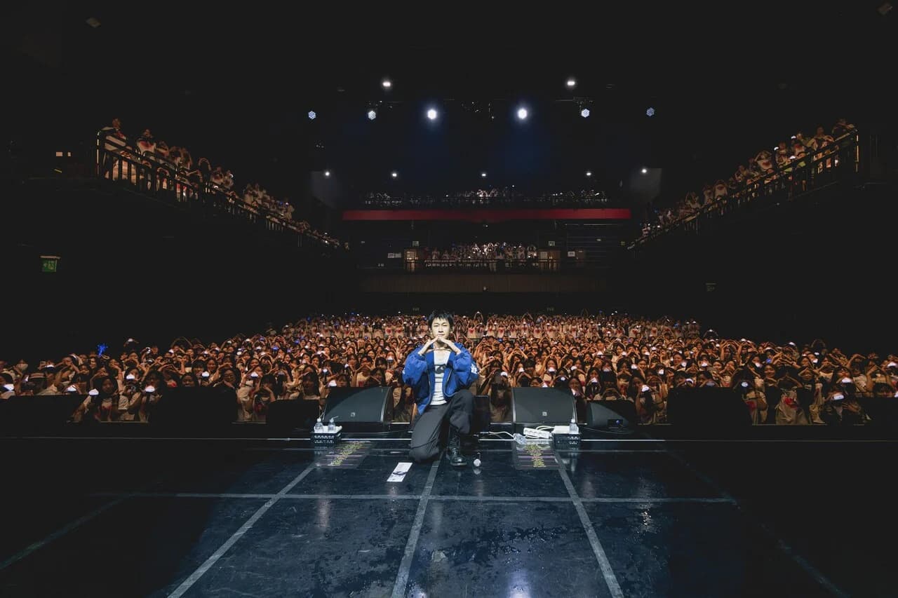 Crush Wraps Up Fan Meeting 'ZZINBOMBTING' in Success After 1 Year and 6 Months… “You Are the Greatest Harvest of My Life”