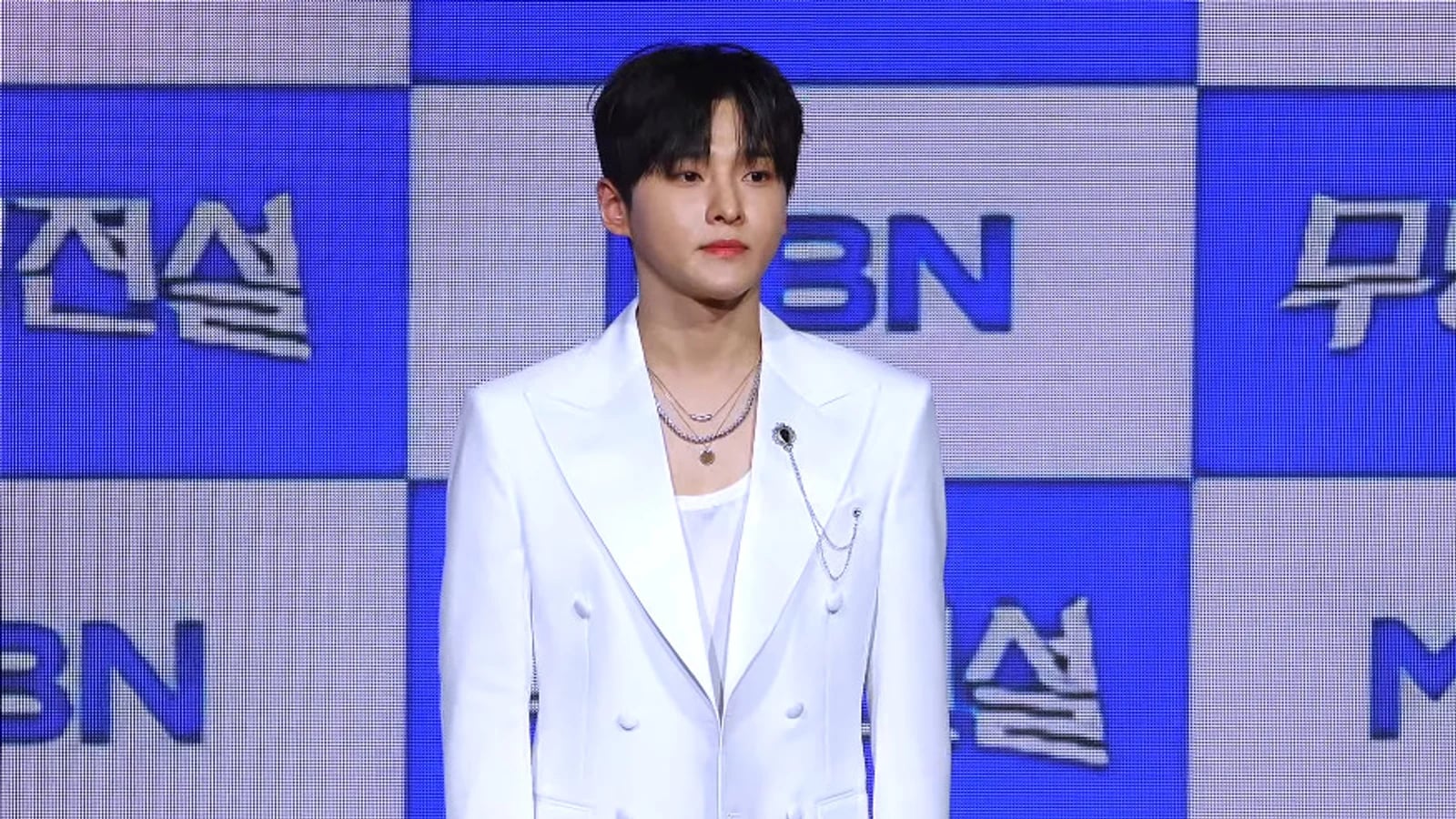 Sungri's 'Mutuktuk' Stage Draws Praise… "The Magic of Making Every Song His Own," Leading the October Globe Netizen Awards