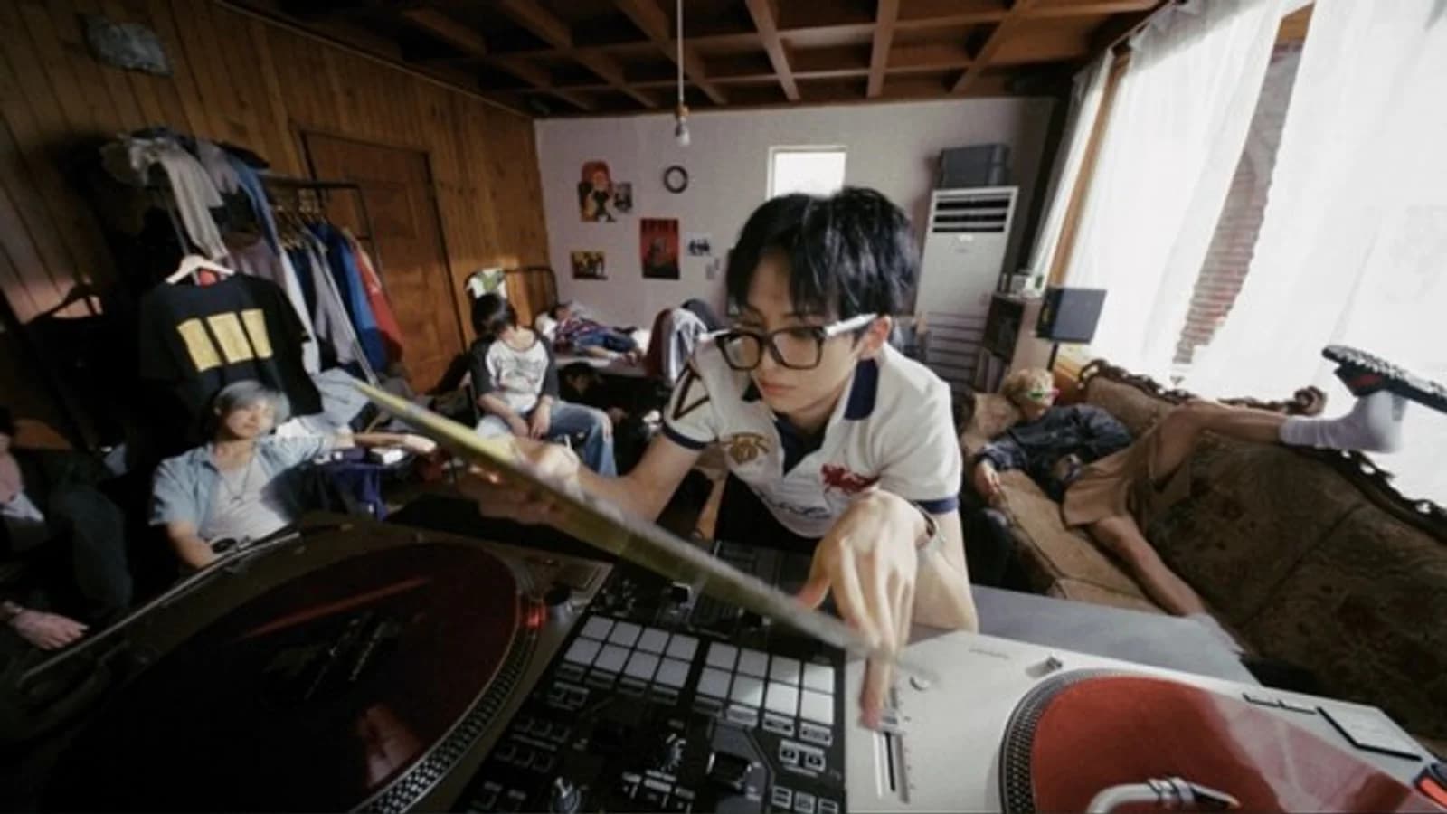 xikers' Minjae, Sumin, and Yechan Release Rap Unit 'JUST FOR FUN'... Improvised Seoul Stage with Bed and DJ Equipment