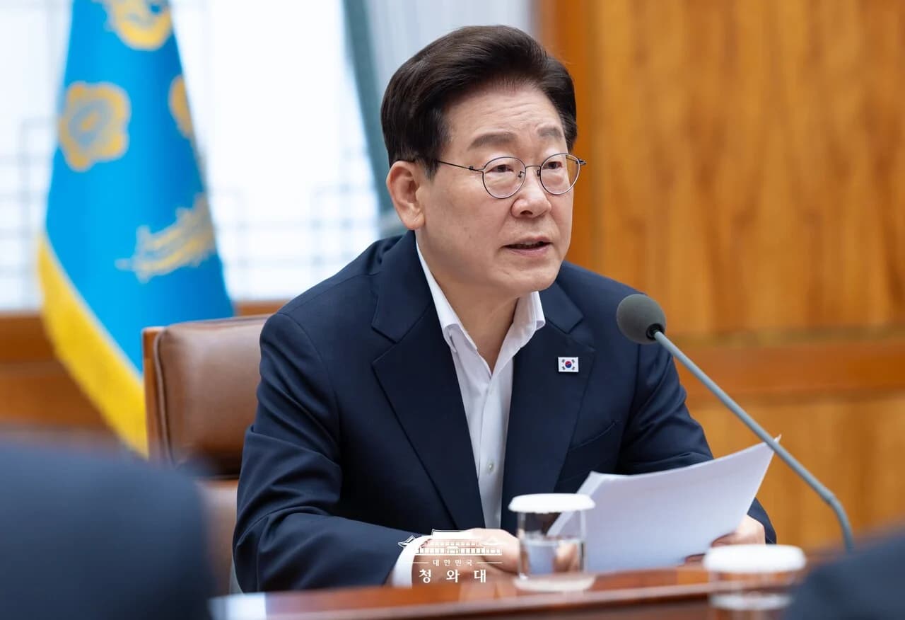 President Lee Jae-myung Mentions 'AI' Nine Times at UN General Assembly... Robot Stocks Split, Zeus Up 13%, Wonik Holdings Up 8.68%