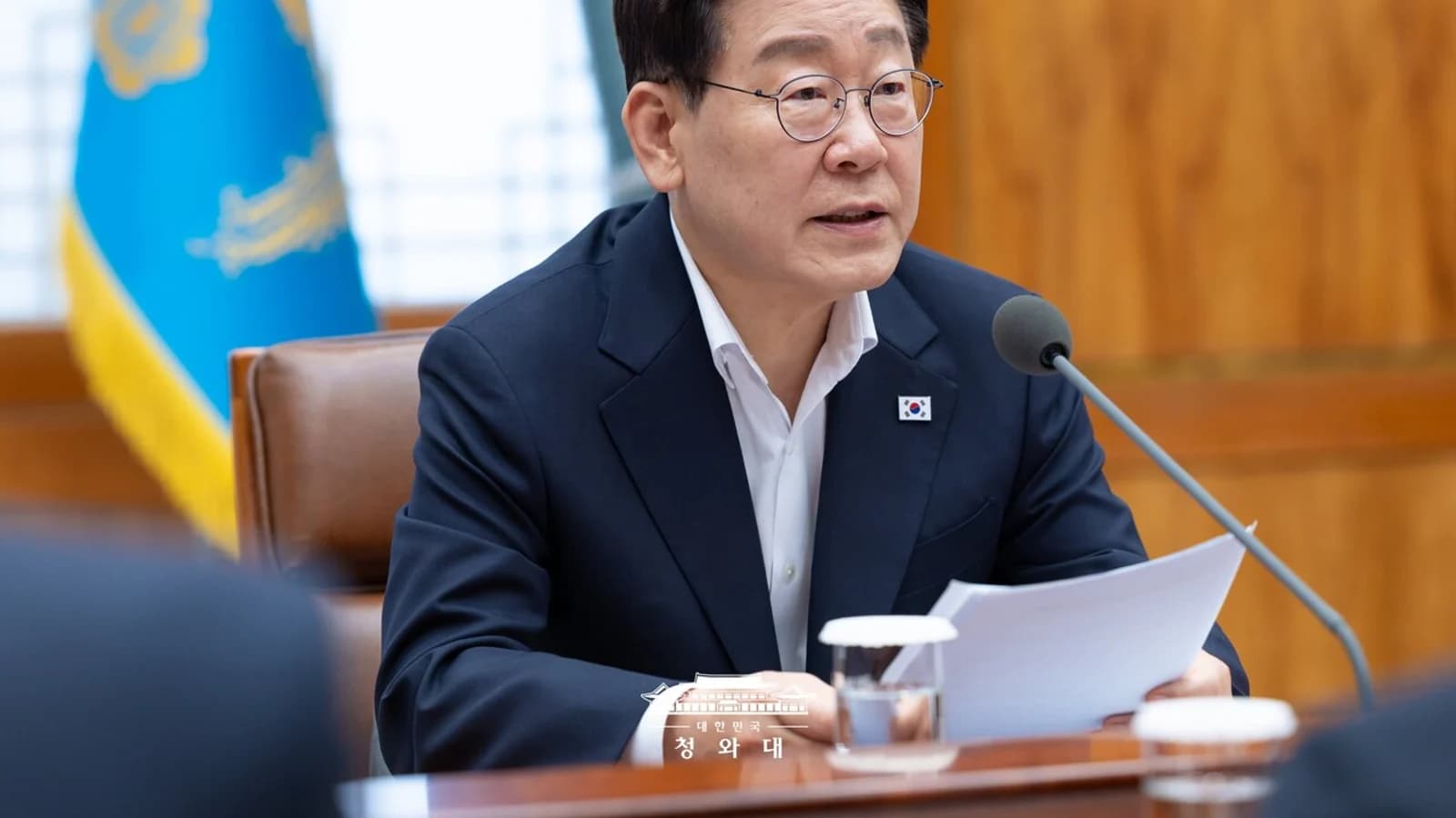 President Lee Jae-myung Mentions 'AI' Nine Times at UN General Assembly... Robot Stocks Split, Zeus Up 13%, Wonik Holdings Up 8.68%