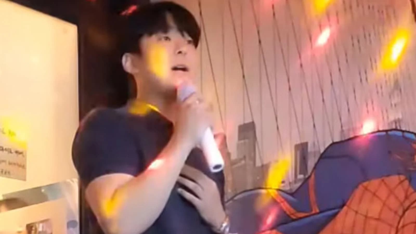 Park Minsu's Video Singing 'Father' at Karaoke 4 Years Ago Back in Spotlight... 'A Master of Emotion Even Back Then'