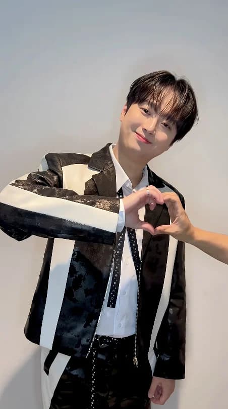 Lee Chan-won's 'Grand Slam' at Seoul Music Awards on July 2 Lingers…Fans 'Proud' of Behind-the-Scenes Footage Showing Him Holding Four Trophies