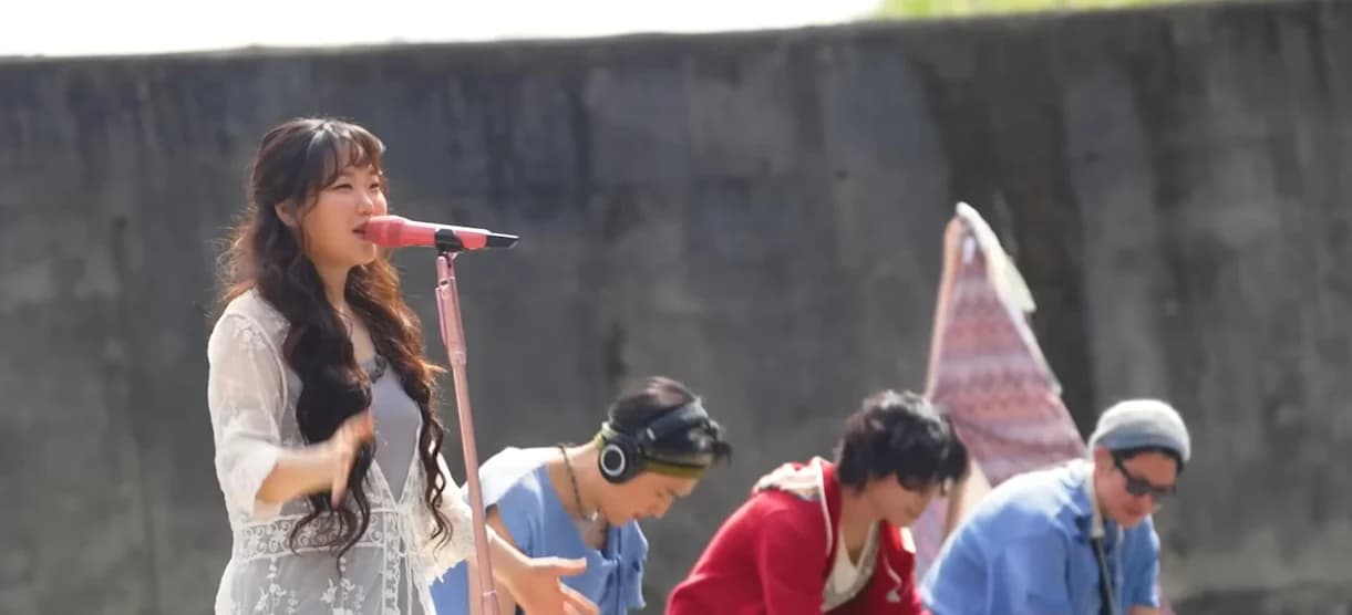 AKMU's 'Flowering' Live Blooms into 'Collective Healing' at Akkademy Listening Session 2026... Fans Say "Suhyun Looks Happy, So We're Happy Together"