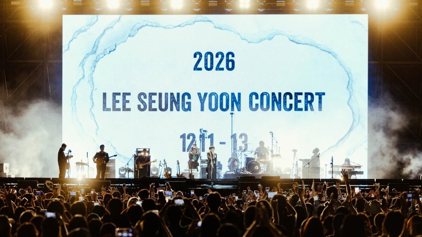 Lee Seung-yoon Successfully Headlines Green Stage on Opening Day of Busan International Rock Festival... Surprise Announcement of Year-End Solo Concert on December 11-13