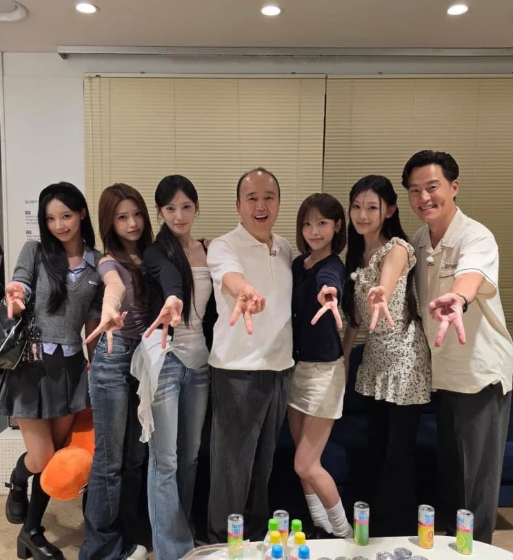 Kim Kwang-gyu Shares Photos with RESCENE, His 'Secretary Team' Connection — Fans Say It Feels Like He Posted Photos of His Nieces