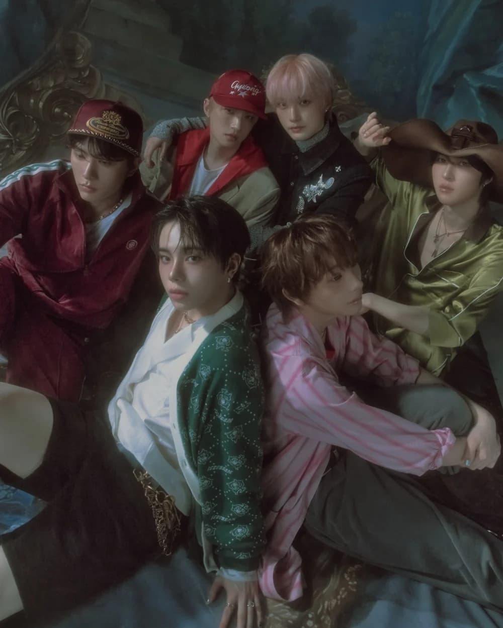 Daily:Direction Unveils First Concept Photos for Mini Album 'WHICH WAY'... Teasing a Lyrical Transformation Around the Theme of 'Love'