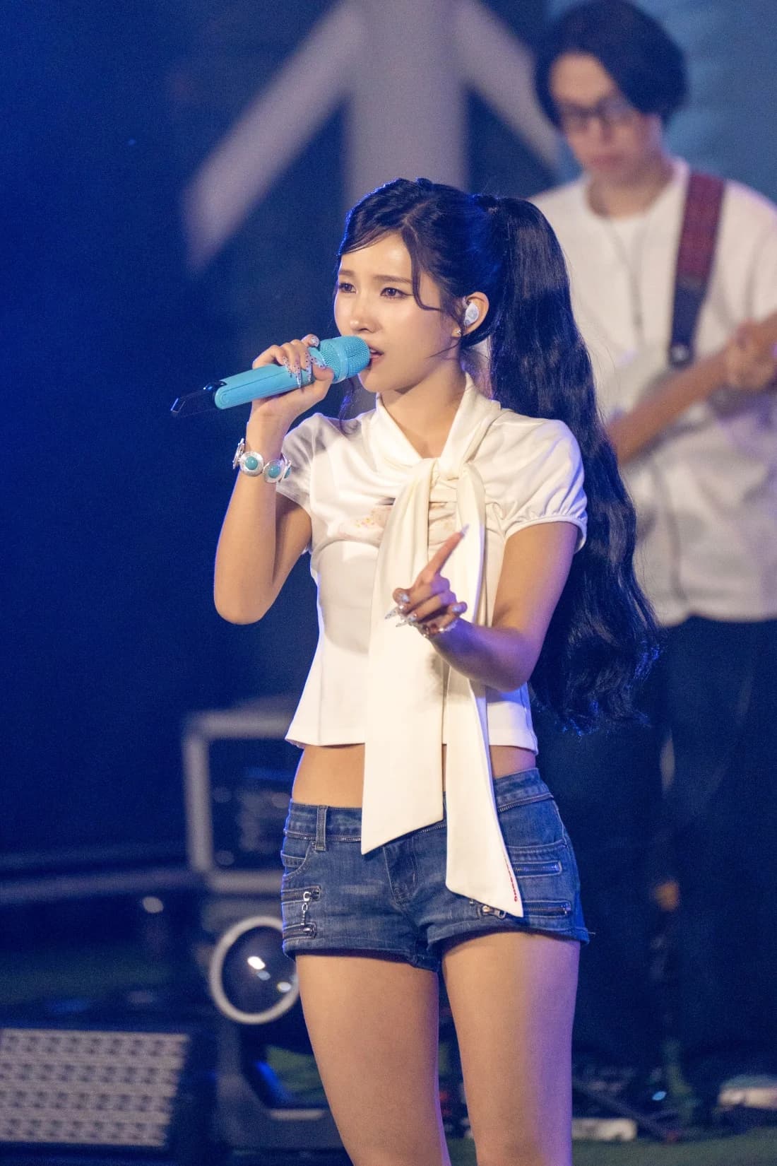 (G)I-DLE's Soyeon Achieves Music Show Triple Crown with 'I'll Quit My Job'... Also Four Crowns for Two Consecutive Weeks on Circle Chart