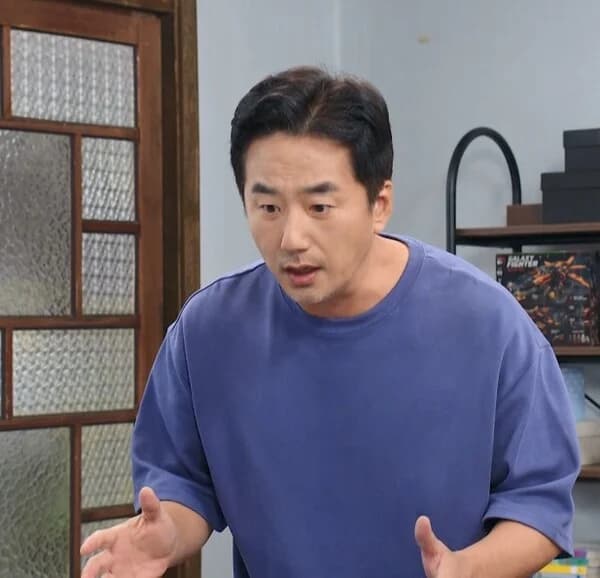 'Love Is Coming' Episode 21: Ahn Hee-yeon's Sudden Transformation, Leopard-Print Fashion + AI Scheme... Ha Seok-jin and Family 'Shocked'